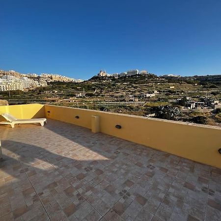 Conmal Penthouse In Mellieha Bay Appartement Buitenkant foto