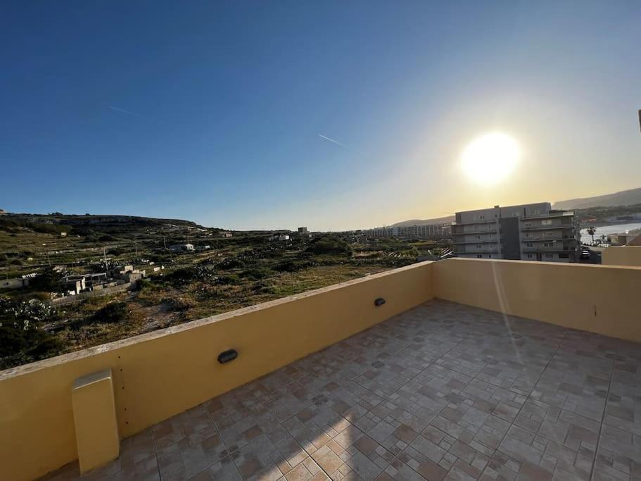 Conmal Penthouse In Mellieha Bay Appartement Buitenkant foto