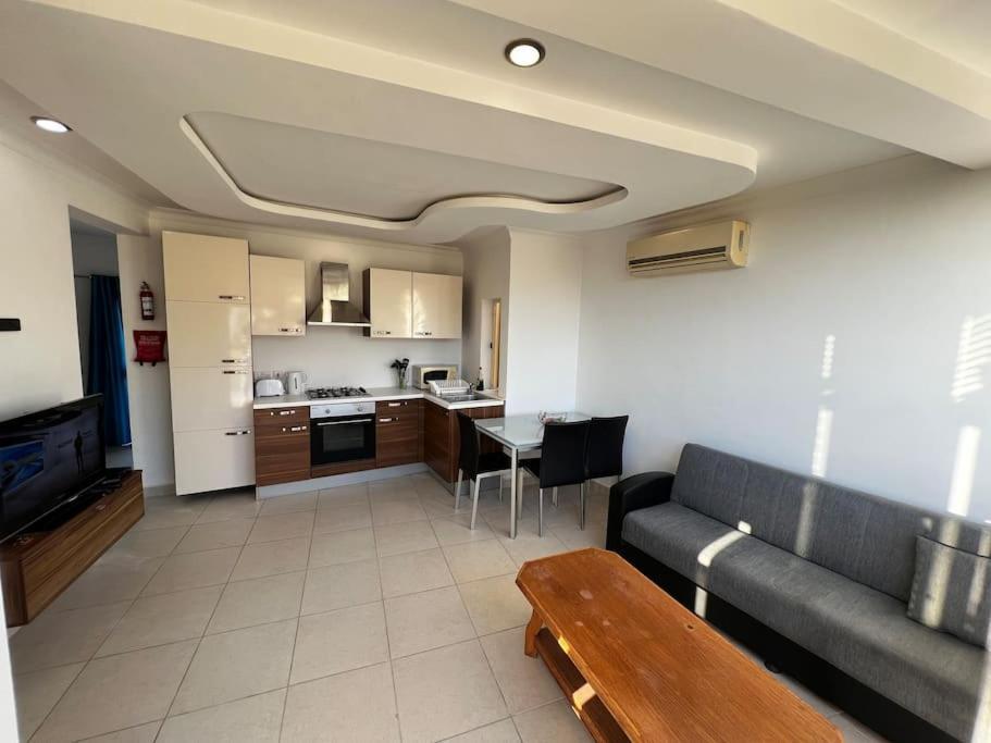 Conmal Penthouse In Mellieha Bay Appartement Buitenkant foto